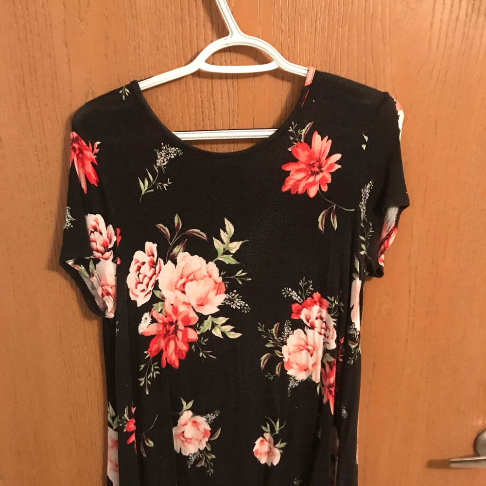 Black with pink/white flower tunic
